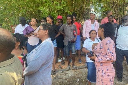 Residents at the meeting yesterday (Ministry of Public Works photo)