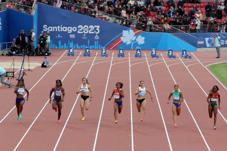 National 100m record holder, Jasmine Abrams (lane 2) powered to victory in one of three 100m events to book her spot in today’s final scheduled for 19:55hrs
