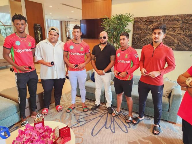 Managing Director of The New Doctor’s Clinic, Satyendra Khemraj (third from right) along with (from left to right) Junior Sinclair, Azam Khan, Gudakesh Motie, Matthew Nandu and Saim Ayub with the pendants