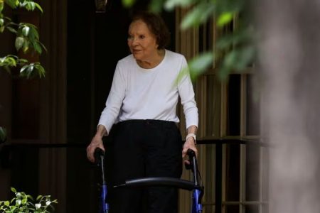 Former first lady Rosalynn Carter is seen outside her home after U.S. President Joe Biden and First Lady Jill Biden met with former President Jimmy Carter and Mrs. Carter in Plains, Georgia, U.S., April 29, 2021. (Reuters photo)