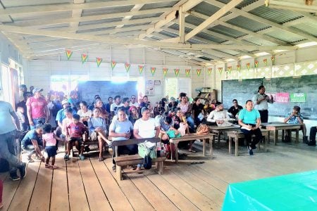 Residents at the meeting (MNR photo)