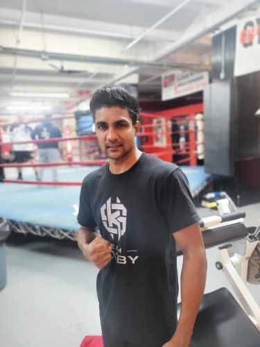 Elton Dharry has his hard hat on
putting in sweat soaked workouts at
the world famous Gleason's Gym in
Brooklyn, New York ahead of his December 9 ring  for the WBA Gold super flyweight title.
