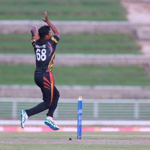 Gudakesh Motie kept Guyana Harpy Eagles in the hunt with 3-20 (CWI photo)
