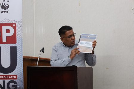 Minister of Agriculture Zulfikar Mustapha with the report