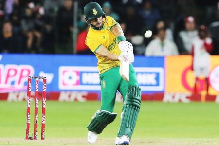 Reeza Hendricks goes over the legside, as he gave South Africa the perfect start at the top of the innings with 49 runs off 27 balls