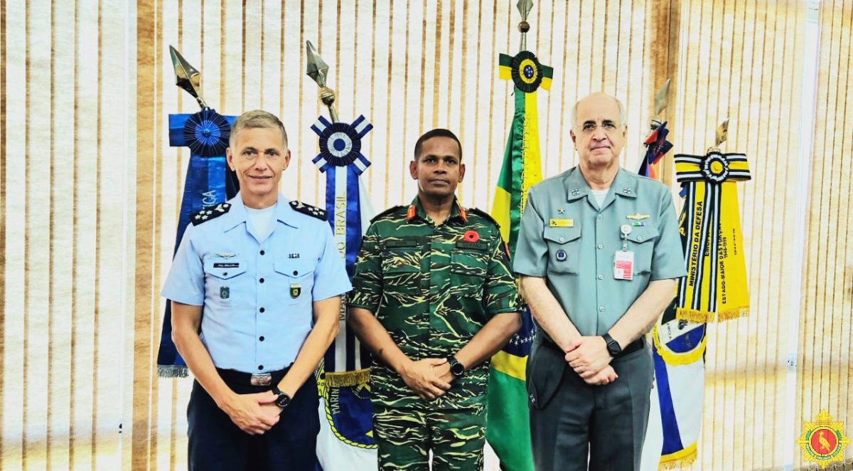 Cos brazil Brigadier Omar Khan (centre) with the two officials (GDF photo)