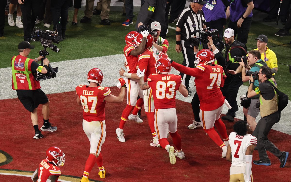 Football - NFL - Super Bowl LVIII - Kansas City Chiefs v San Francisco 49ers - Allegiant Stadium, Las Vegas, Nevada, United States - February 11, 2024 Kansas City Chiefs' Patrick Mahomes, Mecole Hardman Jr. and teammates celebrate after winning Super Bowl LVIII REUTERS/Mike Blake