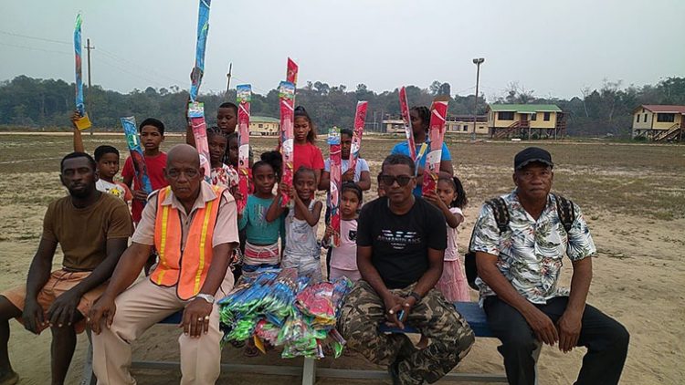 Happy children in the Aroraima community