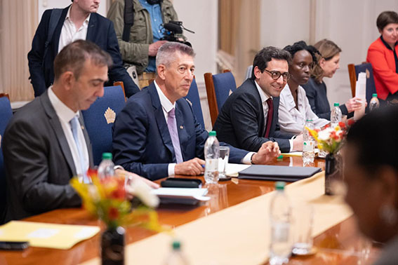 Jean-Jacques Forté  (left) and France’s Minister of Europe and Foreign Affairs, Stéphane Séjourné (third from left) at the reading of the Joint Communique. (Office of the President photo) 