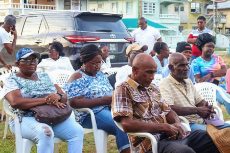 Tucber Park Co-op members (Ministry of Labour photo)
