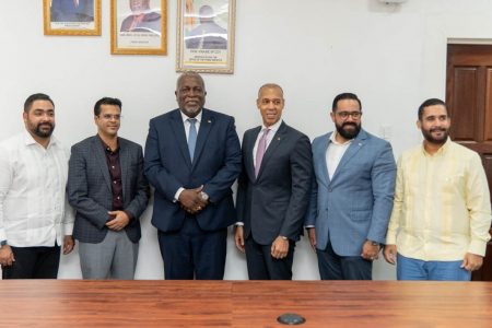 Prime Minister Mark Phillips (third from left) with the Dominican Republic team and other officials (Office of the Prime Minister photo)