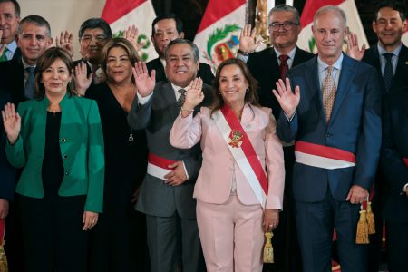 The President of Peru, Dina Boluarte poses with her state ministers after swearing in a new cabinet in Lima, Peru April 1, 2024. REUTERS/Sebastian Castaneda