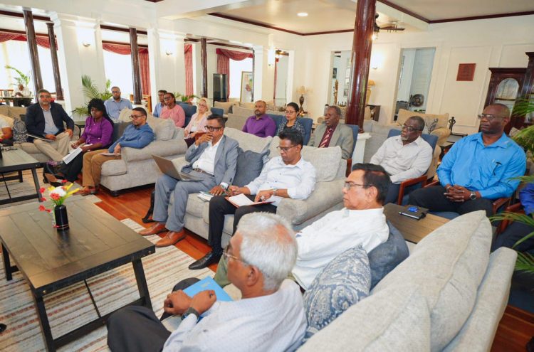 Some of those who were at the meeting (Office of the President photo)