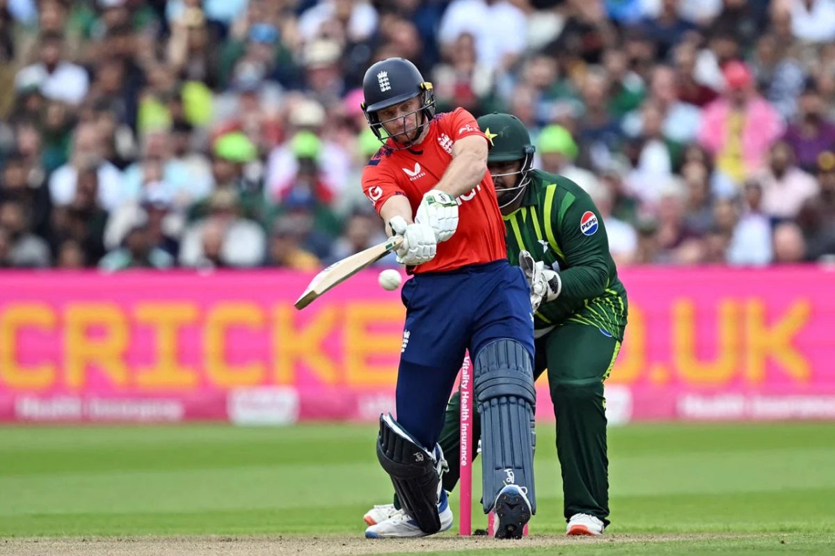 Jos Butler smashed 84 runs from 51 balls to inspire England to victory over Pakistan