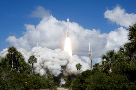 A United Launch Alliance Atlas V rocket carrying two astronauts aboard Boeing's Starliner-1 Crew Flight Test (CFT), is launched on a mission to the International Space Station, in Cape Canaveral, Florida, U.S. June 5, 2024. REUTERS/Joe Skipper