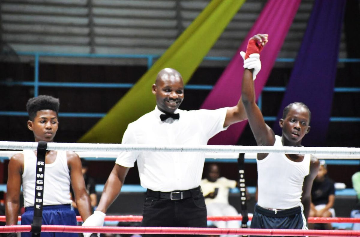 Vergenoegen’s Jamel Jones (right) is adjudged the winner by decision against clubmate Jayden Fileen