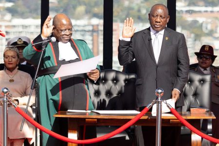 Cyril Ramaphosa takes the oath of office for his second term as South African President at the Union Buildings in Pretoria, South Africa, 19 June 2024.  KIM LUDBROOK/Pool via REUTERS
