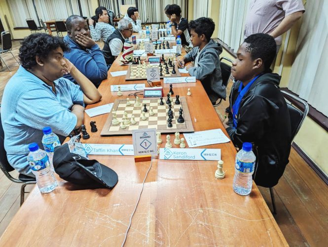 CM Taffin Khan (left) continued his stellar defence of his title with a fifth round victory over Keron Sandiford last evening. 
