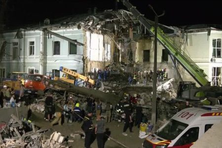 Rescuers work at Ohmatdyt Children's Hospital that was damaged during Russian missile strikes, amid Russia's attack on Ukraine, in Kyiv, Ukraine July 8, 2024. REUTERS/Oleksandr Ratushniak