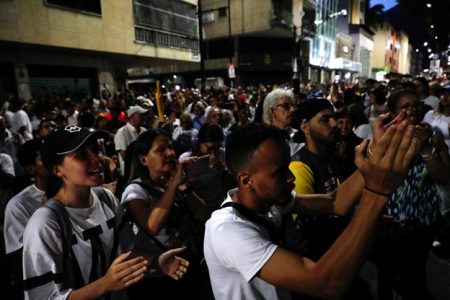 People demand witnesses for vote counting, Caracas, Venezuela, July 28, 2024.