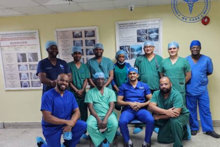 The team involved in the joint replacements (GPHC photo)
