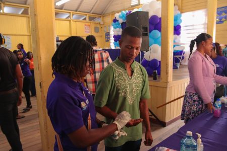 The pills being administered (Ministry of Health photo)