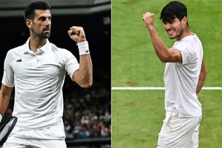 Carlos Alcaraz (right) and Novak Djokovic  (AFP image)