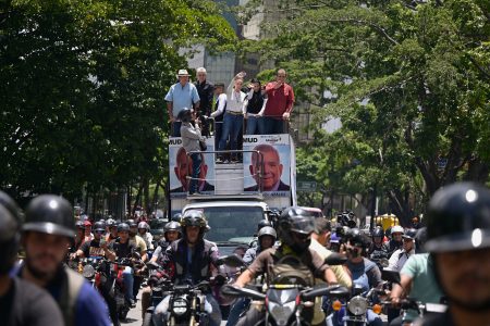 Venezuelan opposition leader Maria Corina Machado leads a march amid the disputed presidential election, in Caracas, Venezuela, August 17, 2024. REUTERS/Gaby Oraa