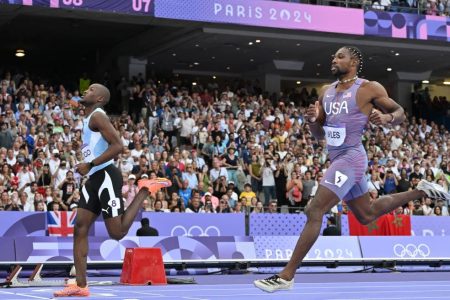 Letsile Tebogo (left) defeated heavy favourite and 100m Olympic champion Noah Lyles of the USA in the semifinal round (World Athletics photo)
