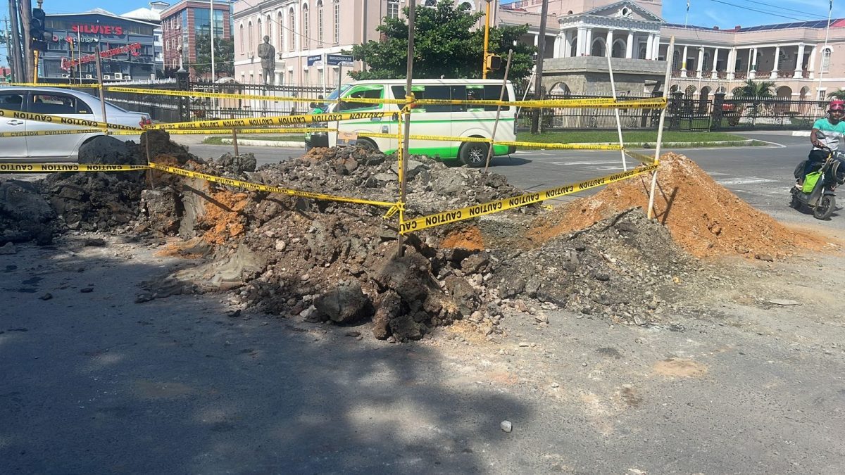 The hole dug by GWI at the intersection of Brickdam and Avenue of the Republic (a GPF photo)