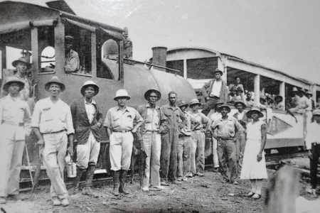 Train patrons, Lamaha Street circa 1903