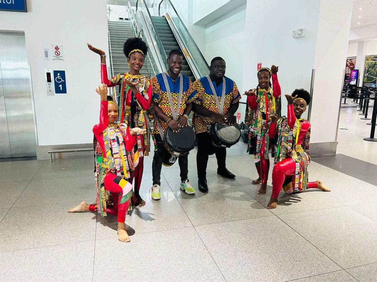 Drummers and beautifully dressed dancers