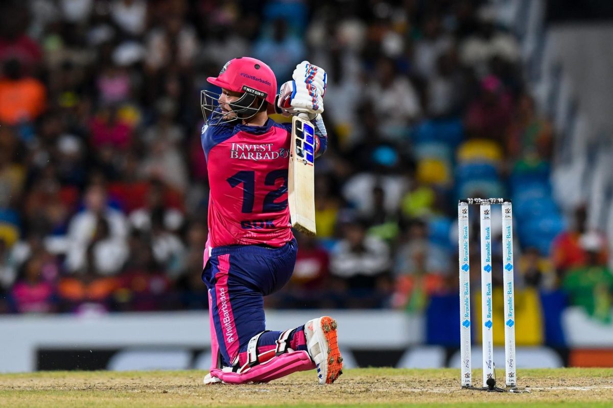 Quinton de Kock crashes a delivery to the
boundary en route to his 115 (CPL Photo)
