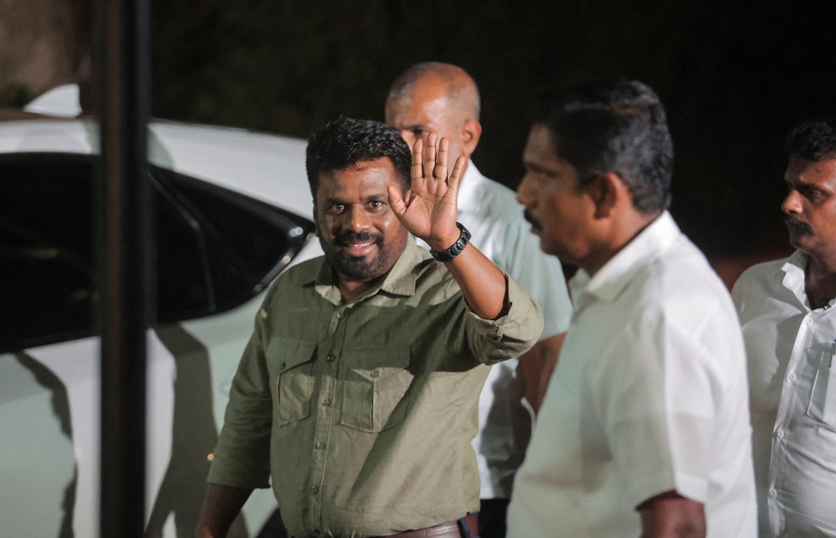 Anura Kumara Dissanayake, leader of the National People’s Power (NPP) party, gestures after he claimed the victory in the presidential election, in Colombo, Sri Lanka, September 22, 2024. REUTERS/Dinuka Liyanawatte