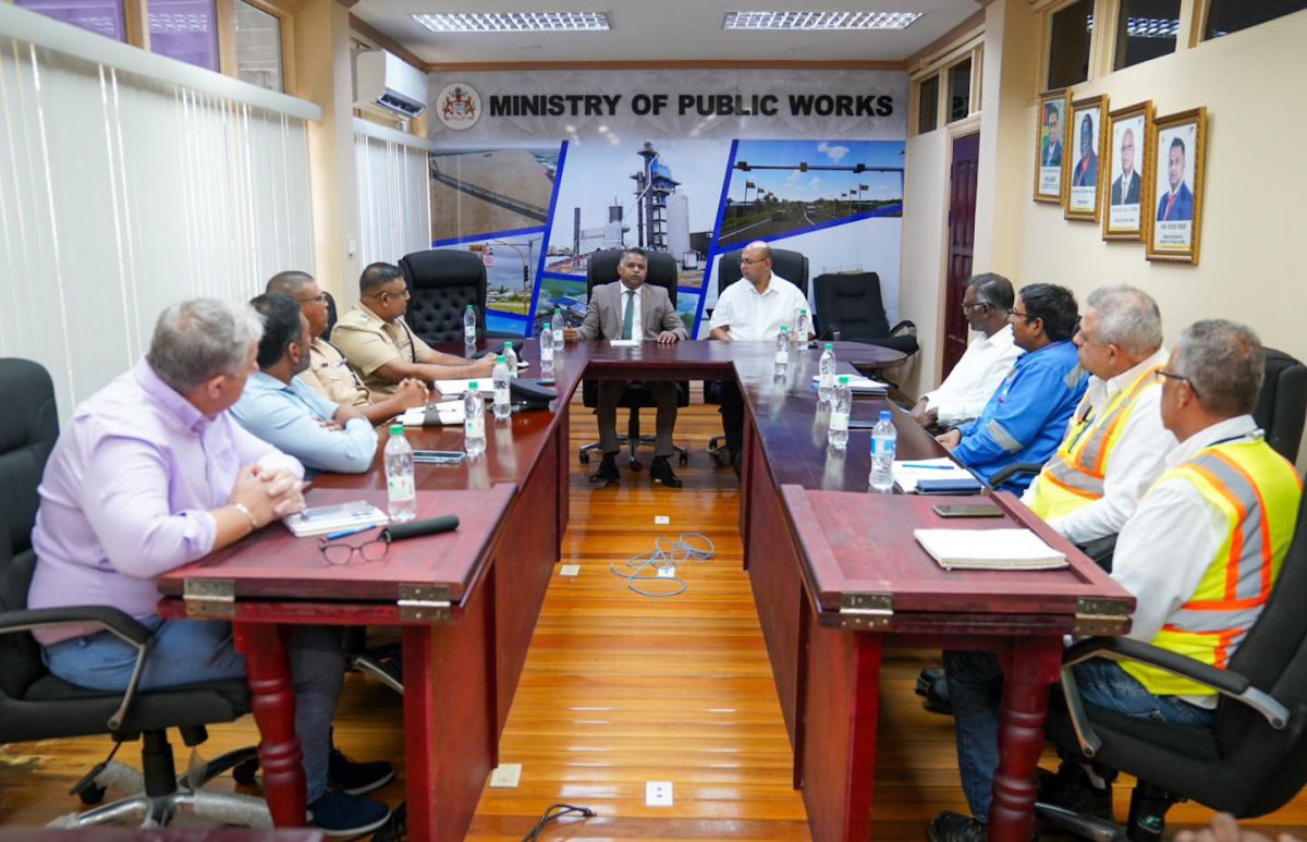 Minister in the Ministry of Public Works Deodat Indar meeting with the contractors yesterday. (Ministry of Public Works photo)