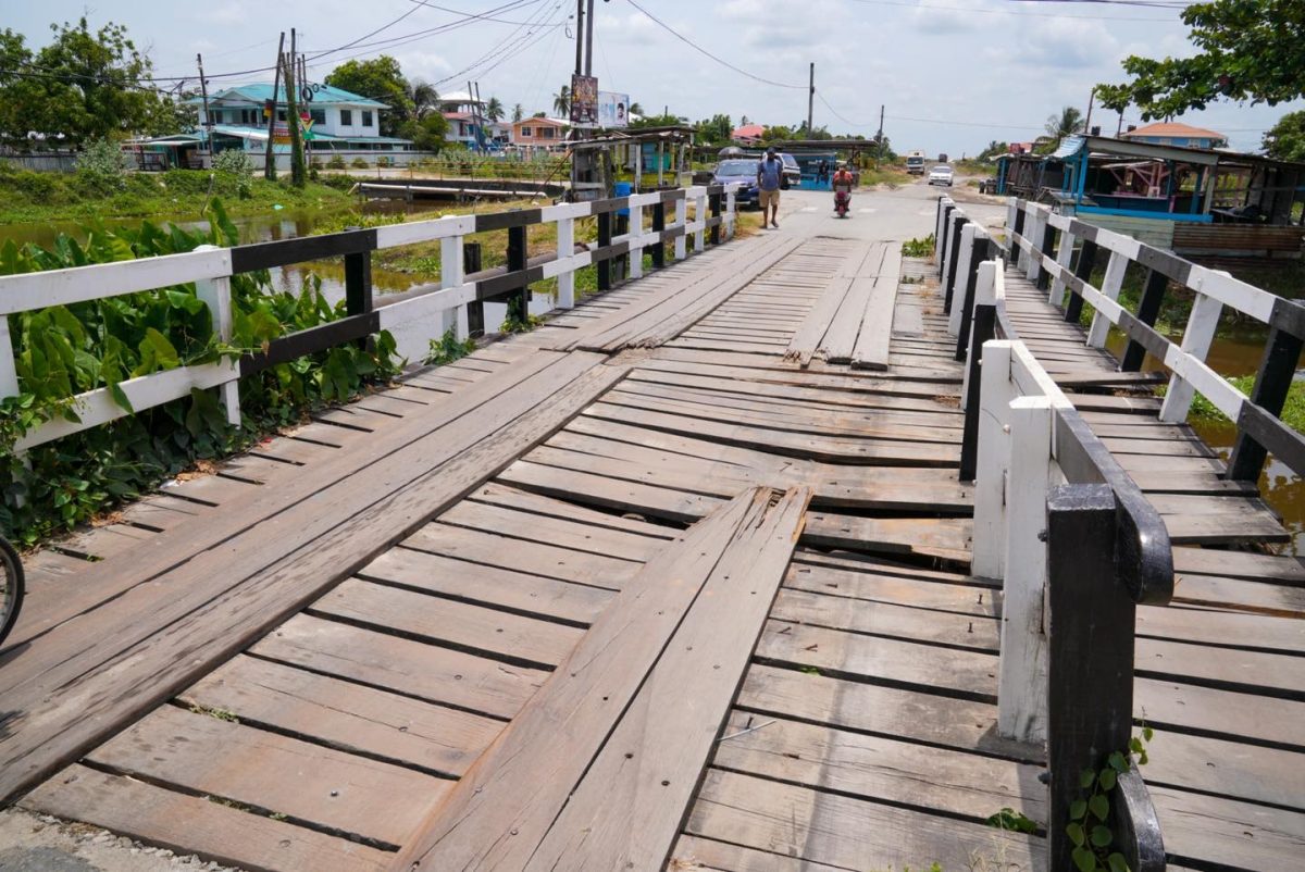 The defective bridge (Ministry of Public Works photo)