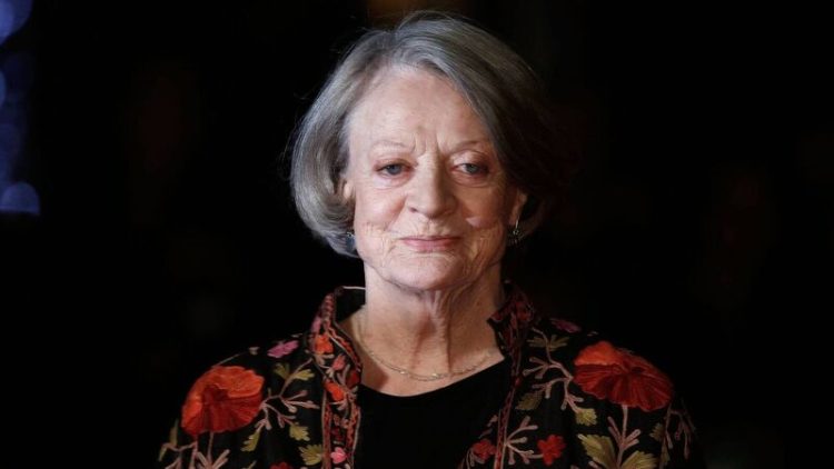 LONDON, ENGLAND - OCTOBER 13:  Maggie Smith arrives at "The Lady In The Van" - Centrepiece Gala, at Odeon Leicester Square on October 13, 2015 in London, England.  (Photo by John Phillips/Getty Images for BFI)