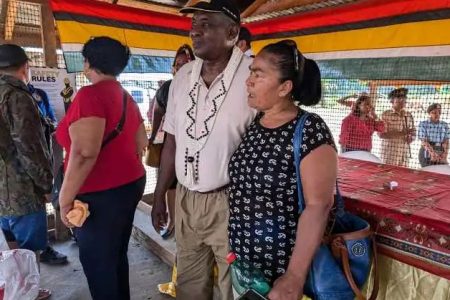 Minister of Home Affairs, Robeson Benn (centre) met with the Rupununi Miners Association in Marudi, Region 9 (Department of Public Information photo)