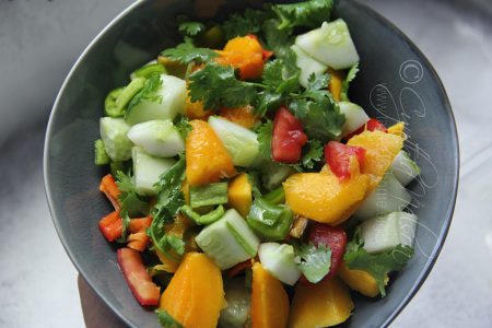  Chunky salad made with seasonal fruit, cucumbers & sweet peppers (Photo by Cynthia Nelson)