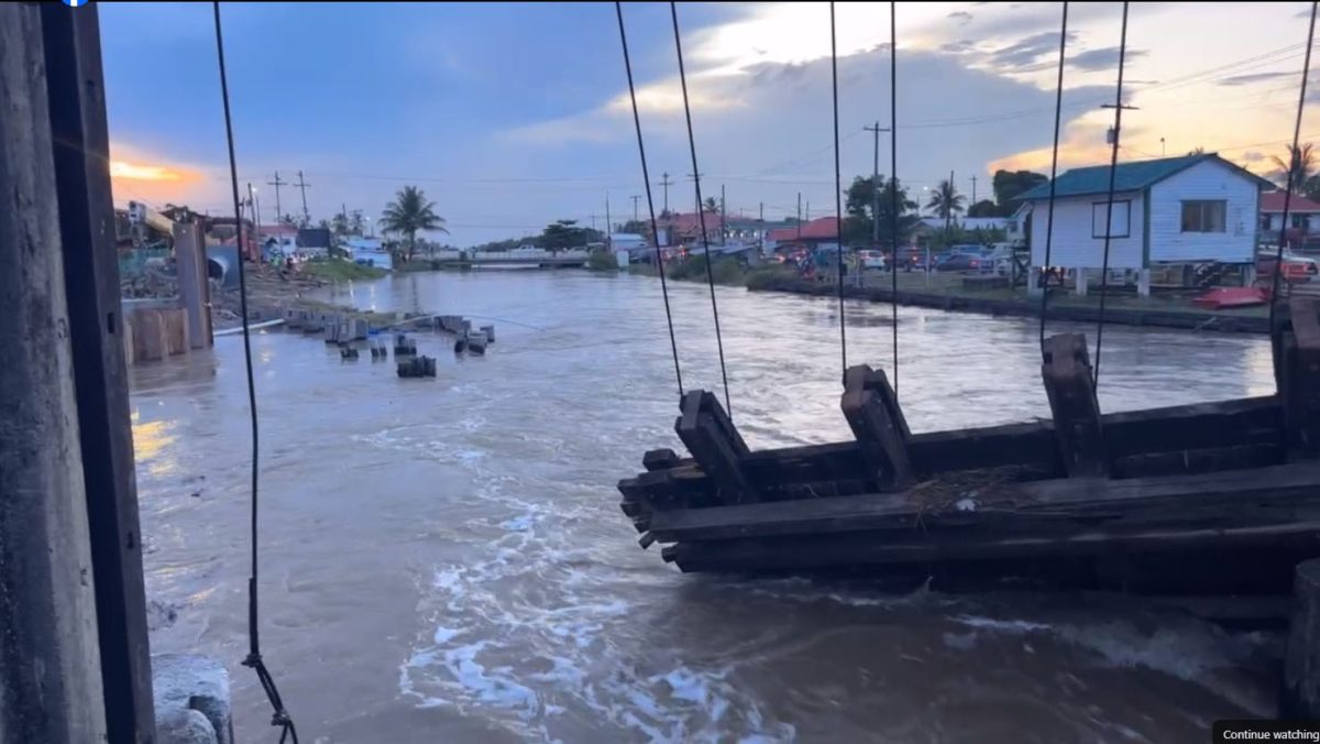 The middle door of the koker at Canal Number One, West Bank Demerara  failed  yesterday under the pressure of the high tide. The National Drainage and Irrigation Authority yesterday moved to install stop logs.  The site was visited by President Irfaan Ali yesterday. (Irfaan Ali Facebook page)