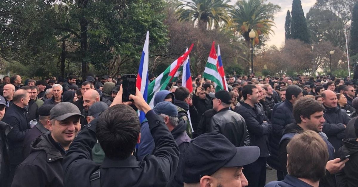 Protesters rally outside the parliament building in Sukhumi (Sukhum), the capital of Georgia’s breakaway region of Abkhazia November 15, 2024. DNA News Abkhazia/Handout via REUTERS