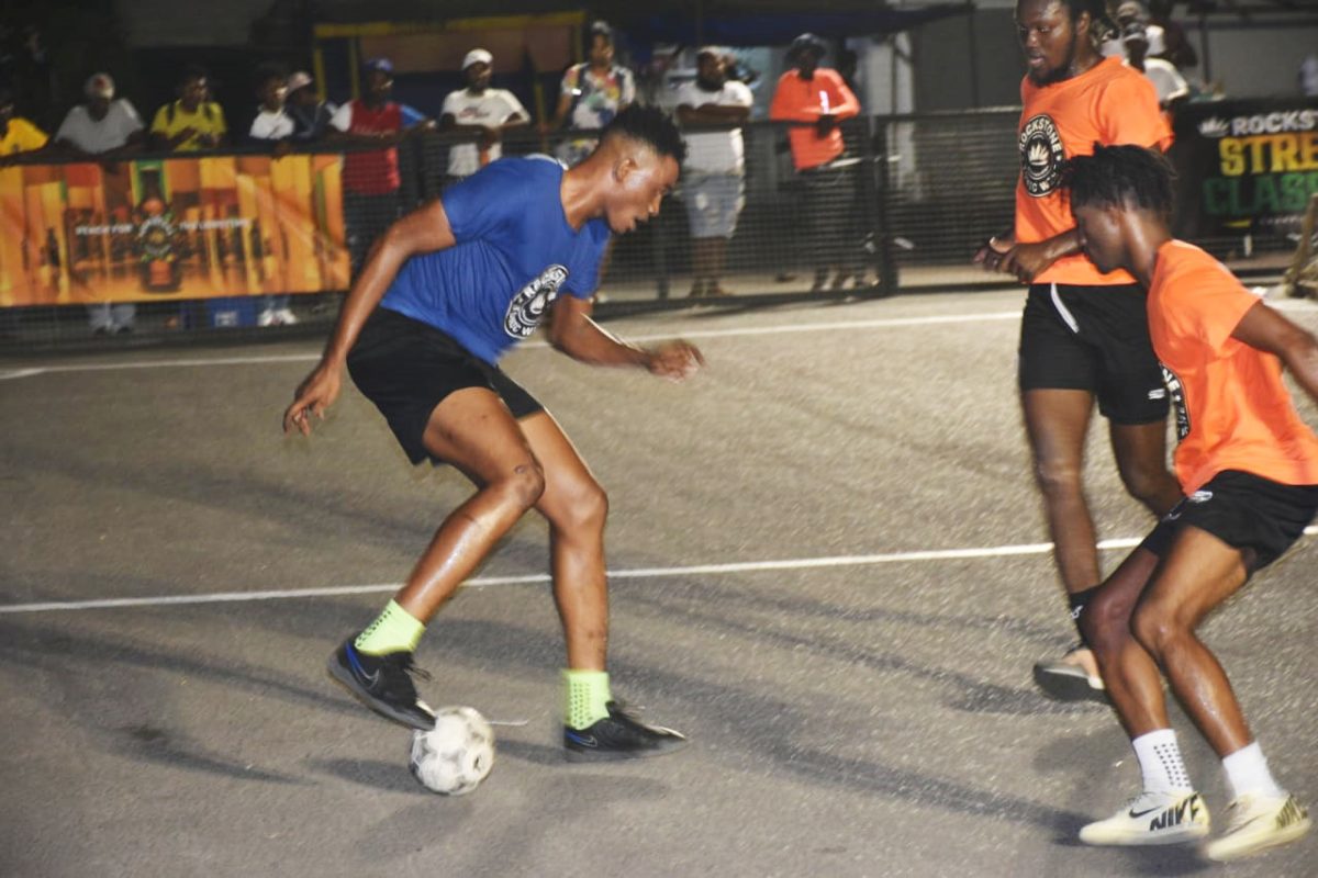 A scene from the Showstoppers and Jetty Gunners quarterfinal clash.