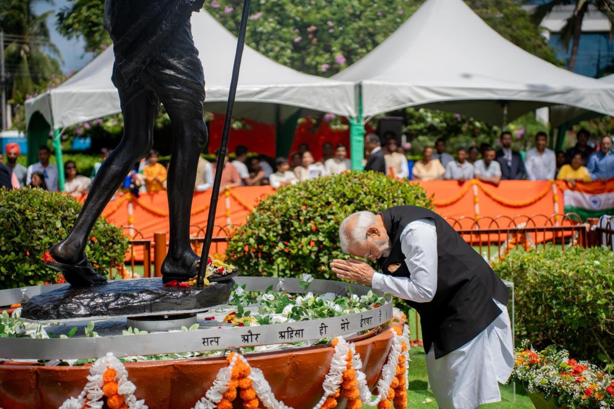 Indian Prime Minister Narendra Modi bowed to the statue of Indian freedom fighter Mahatma Gandhi. (Office of the Prime Minister photo)