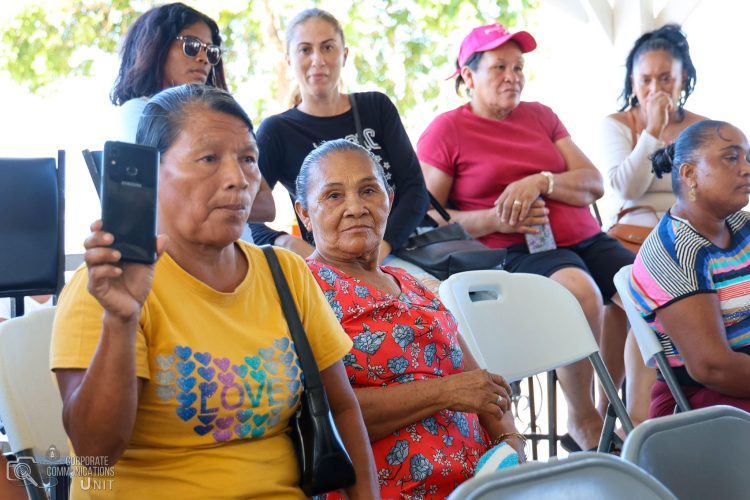 Some of the residents who attended the outreach (Police photo)