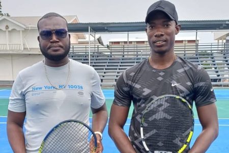 Seanden David-Longe (right) sealed his place in the Men’s Open final with a victory over Benjettan Osborne.
