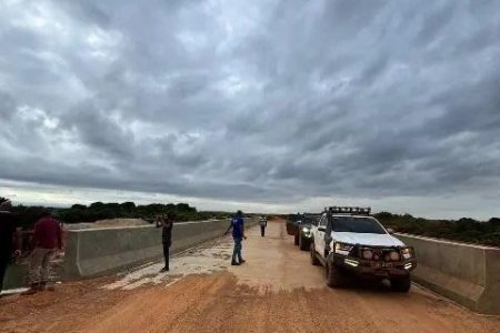  The long-delayed Pirara Bridge in Region Nine has now been completed. The Department of Public Information (DPI) said that Minister of Public Works, Juan Edghill made the announcement during an engagement in the Amerindian village of Nappi on Monday. (DPI photo)