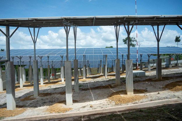 A photo of the solar farm commissioned by Prime Minister Mark Phillips in Mahdia
