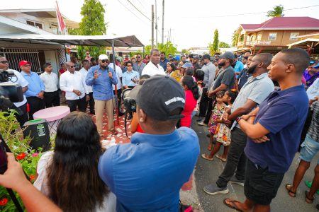 The meeting at Melanie Damishana (Office of the President photo)