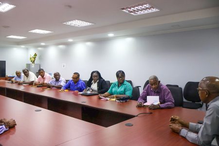 Some of those who were present at the meeting (Ministry of Labour photo)