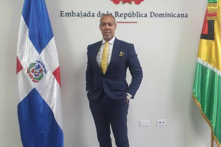 Ernesto Torres 